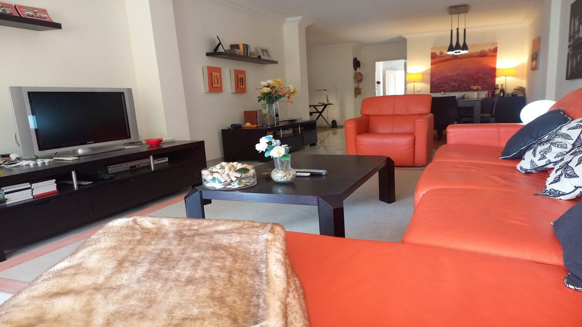 3 Bed Apartment for sale in Elviria Costa Del Sol, Málaga, Spain