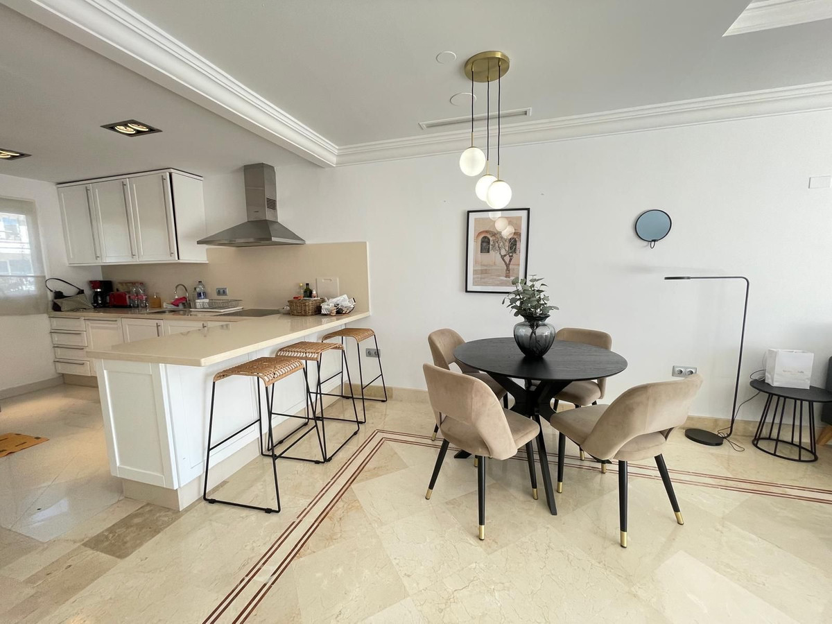 Se vende Apartamento Planta Media de 2 dormitorios en Costa Del Sol, Málaga, España