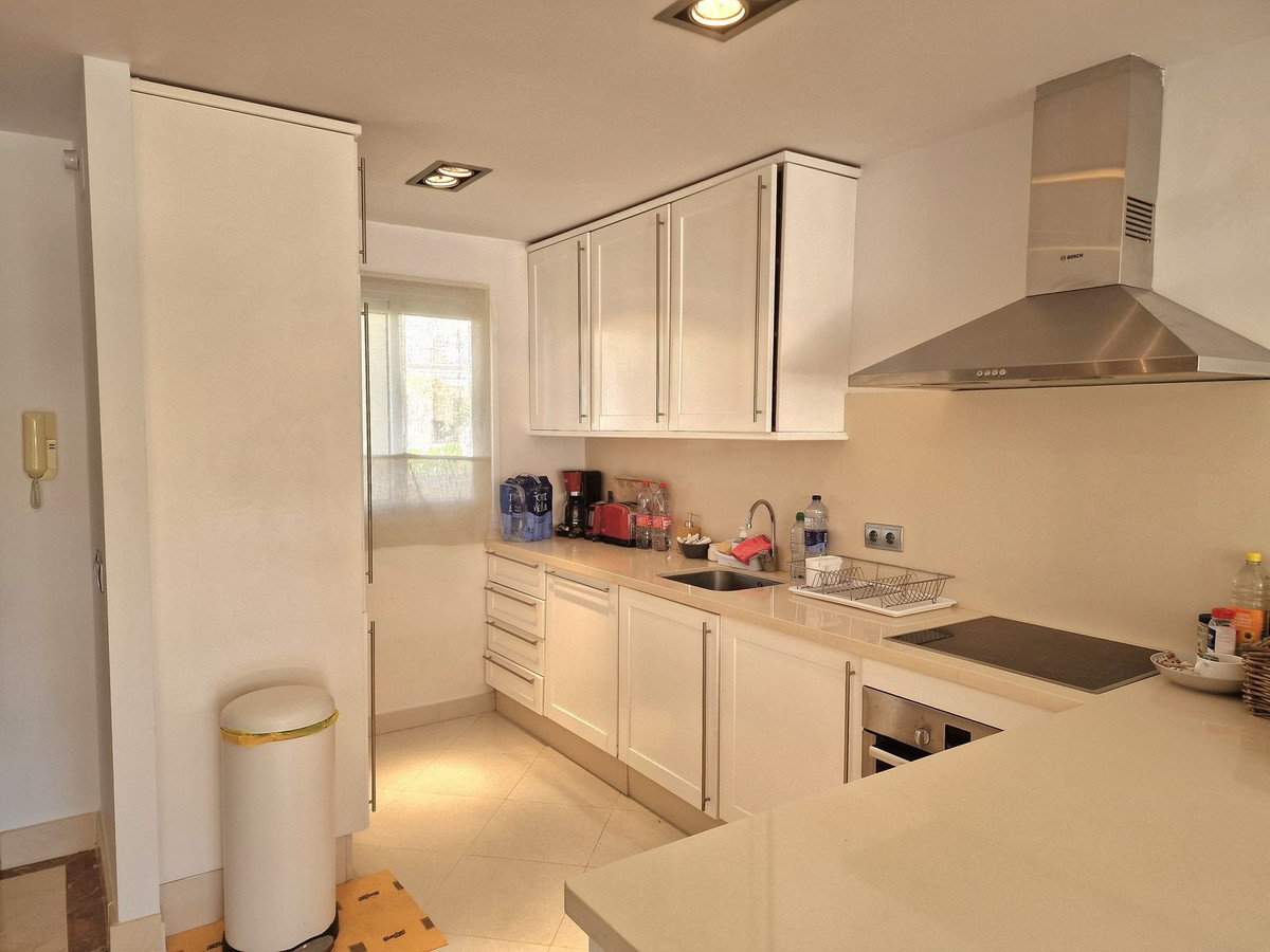 Se vende Apartamento Planta Media de 2 dormitorios en Costa Del Sol, Málaga, España