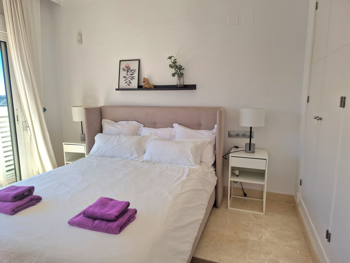 Se vende Apartamento Planta Media de 2 dormitorios en Costa Del Sol, Málaga, España