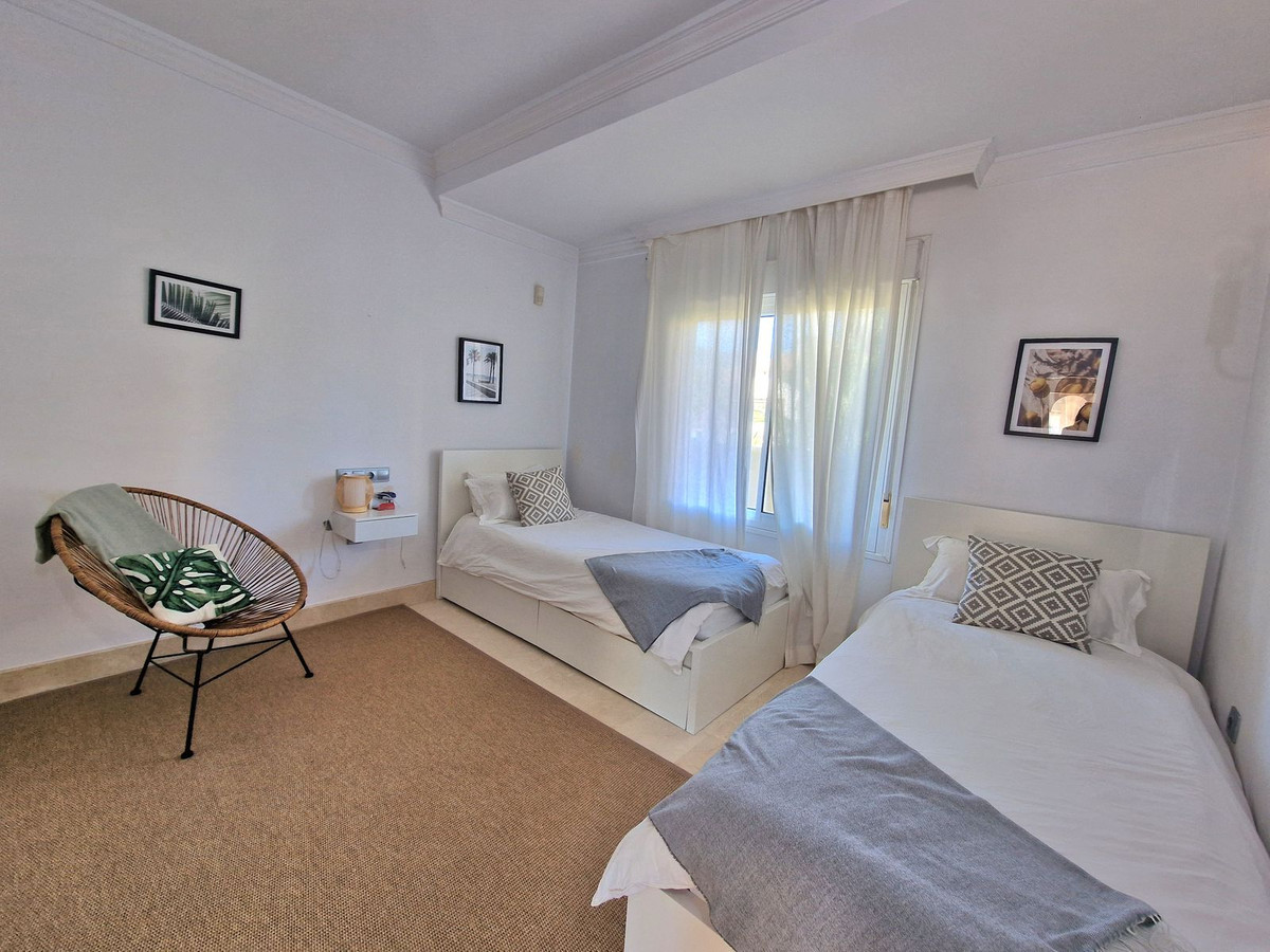 Se vende Apartamento Planta Media de 2 dormitorios en Costa Del Sol, Málaga, España