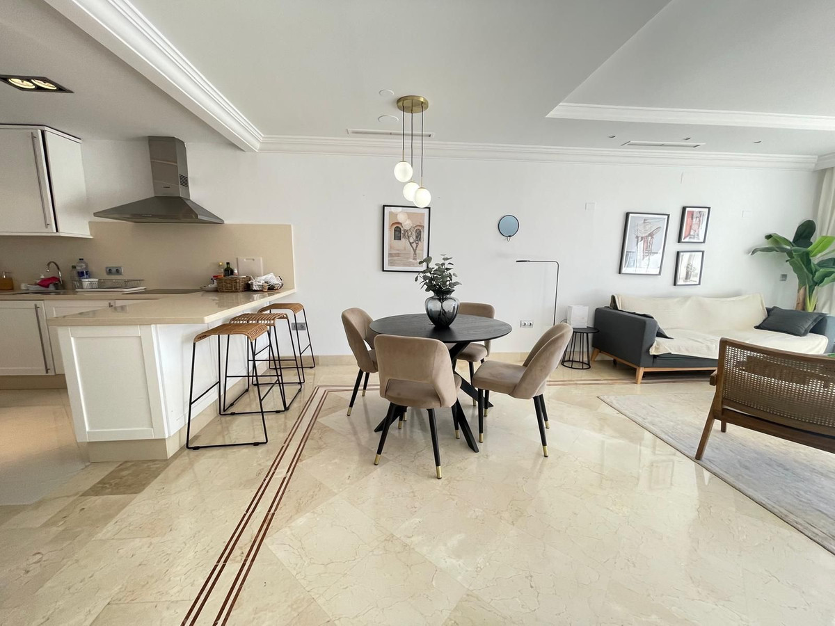 Se vende Apartamento Planta Media de 2 dormitorios en Costa Del Sol, Málaga, España