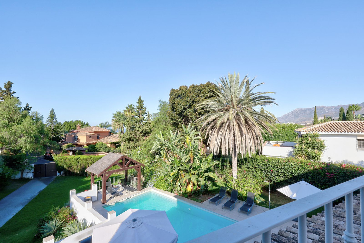 5 Bed Townhouse for sale in El Rosario Costa Del Sol, Málaga, Spain