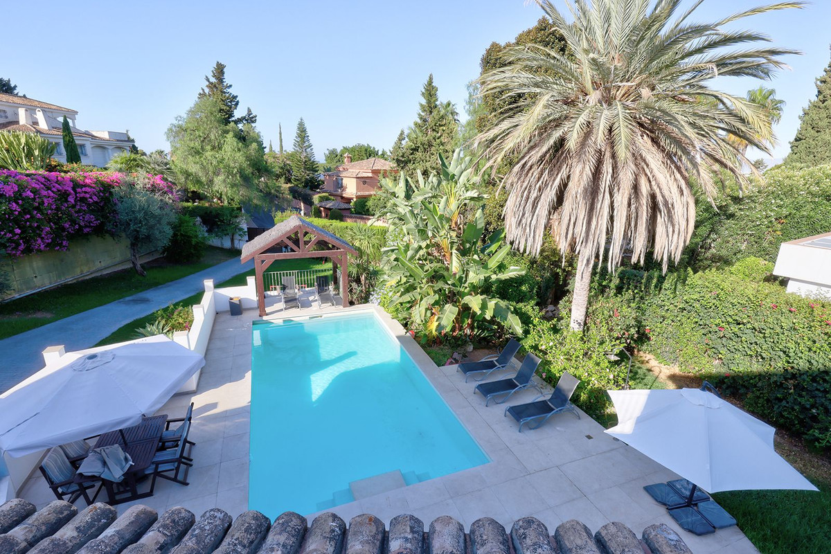 5 Bed Townhouse for sale in El Rosario Costa Del Sol, Málaga, Spain