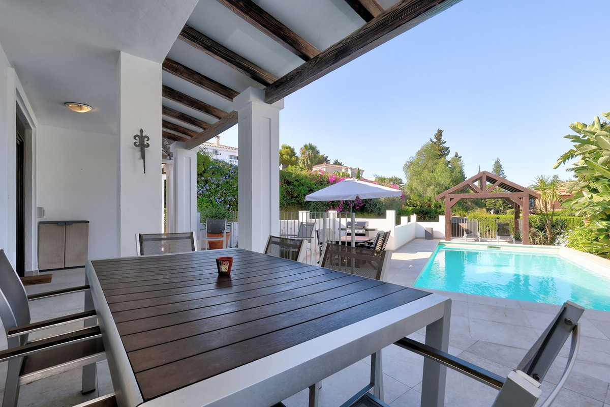 5 Bed Townhouse for sale in El Rosario Costa Del Sol, Málaga, Spain
