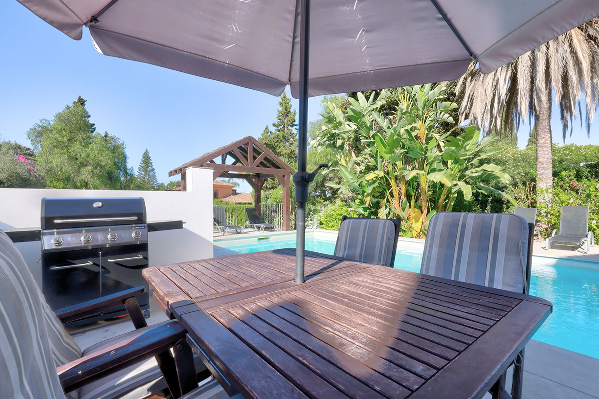 5 Bed Townhouse for sale in El Rosario Costa Del Sol, Málaga, Spain