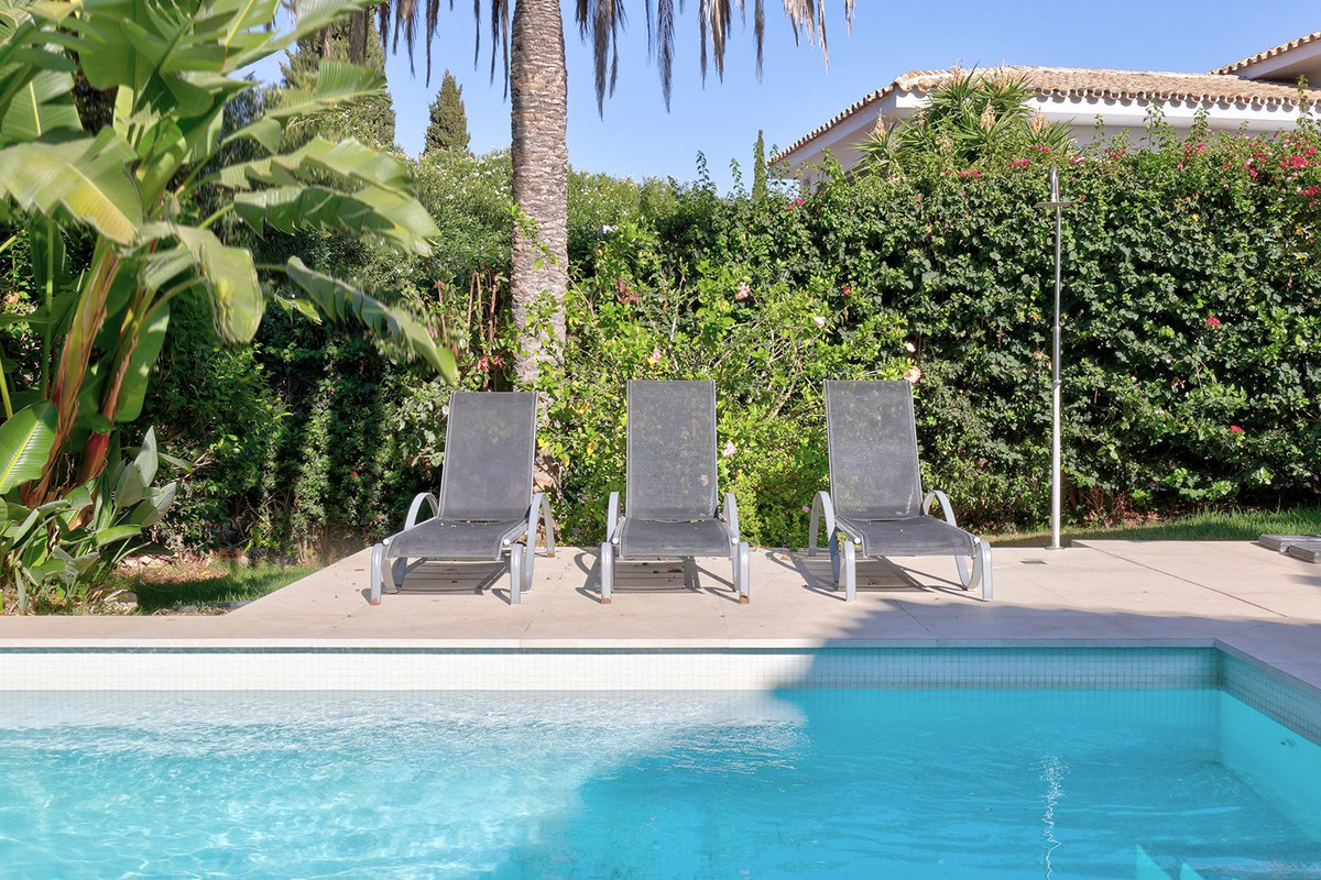 5 Bed Townhouse for sale in El Rosario Costa Del Sol, Málaga, Spain