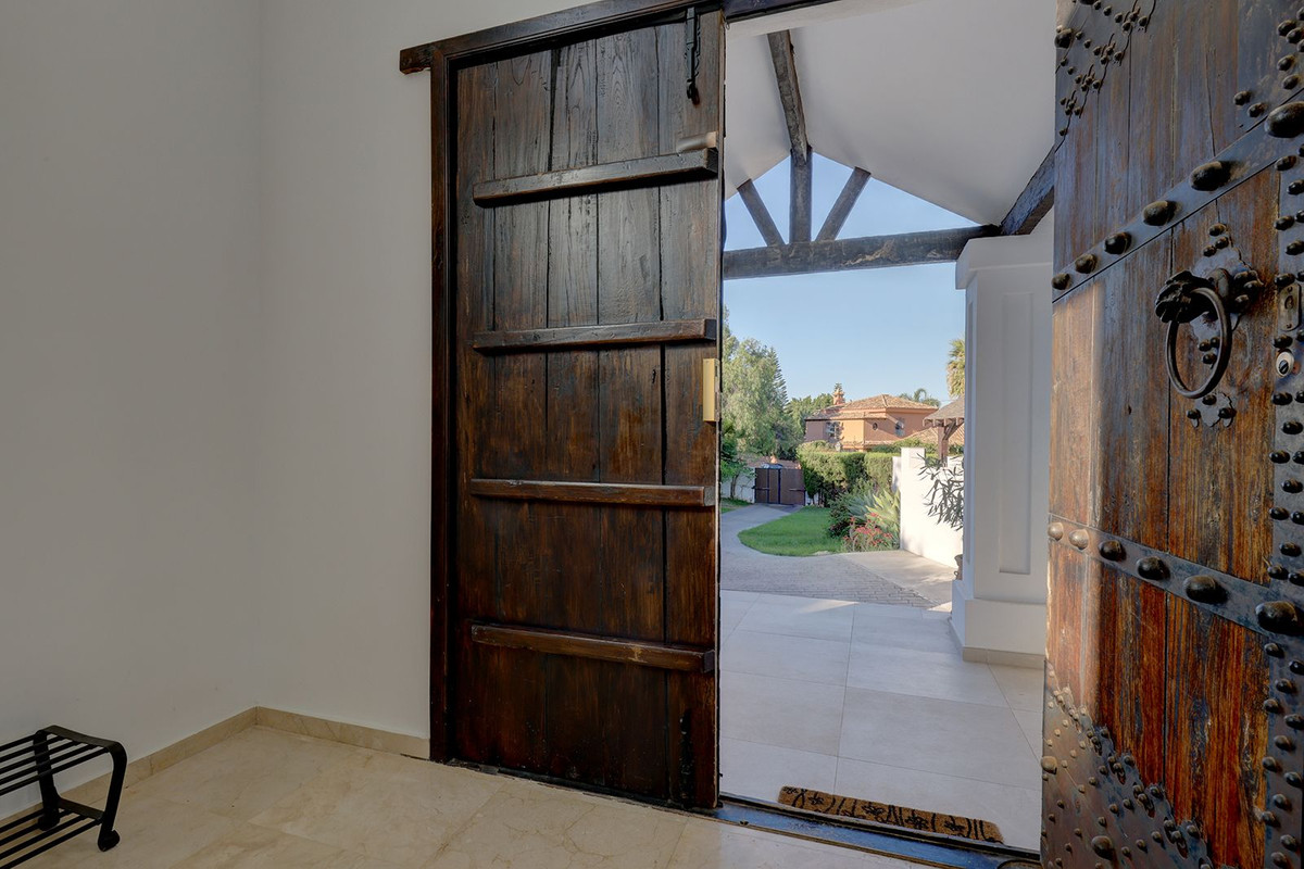 5 Bed Townhouse for sale in El Rosario Costa Del Sol, Málaga, Spain