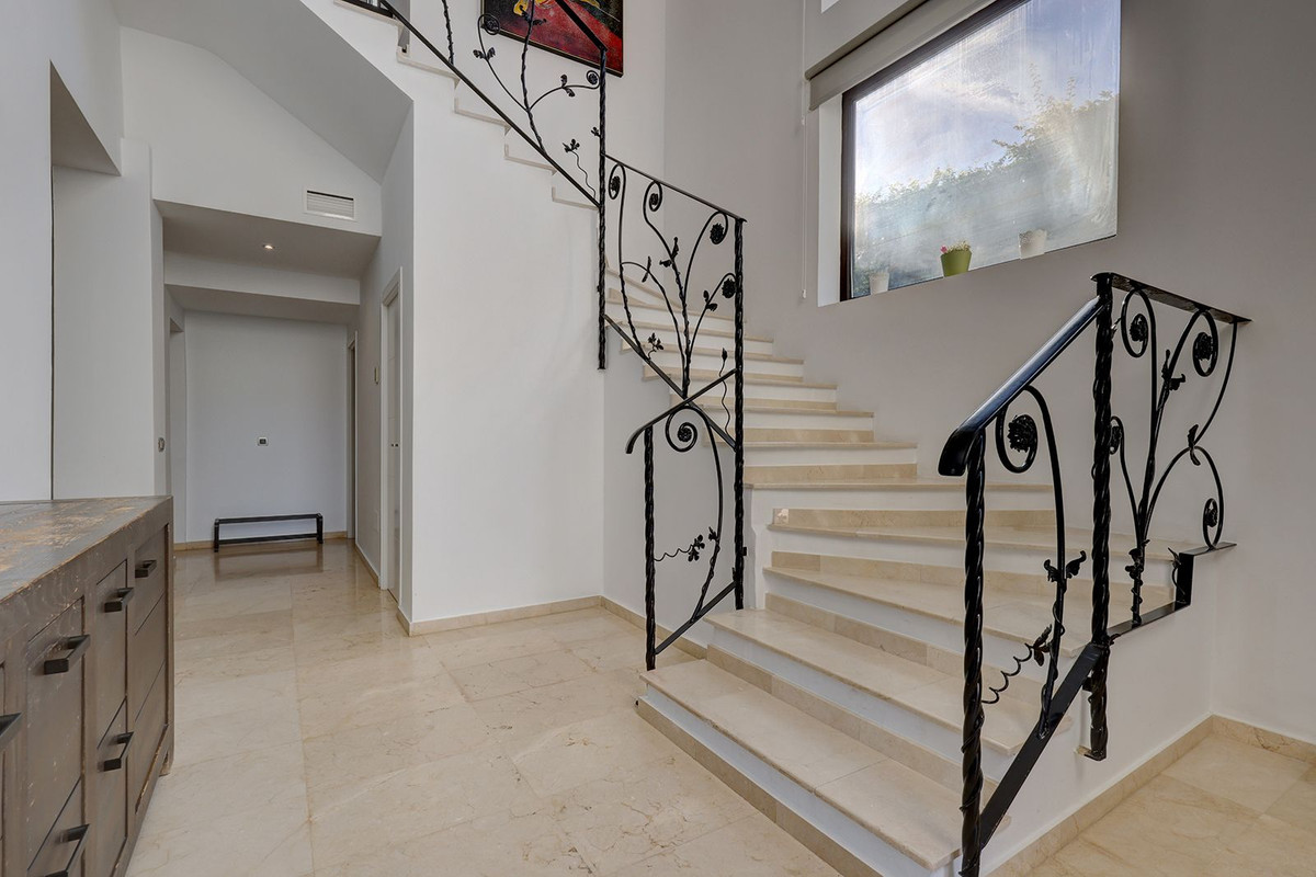 5 Bed Townhouse for sale in El Rosario Costa Del Sol, Málaga, Spain