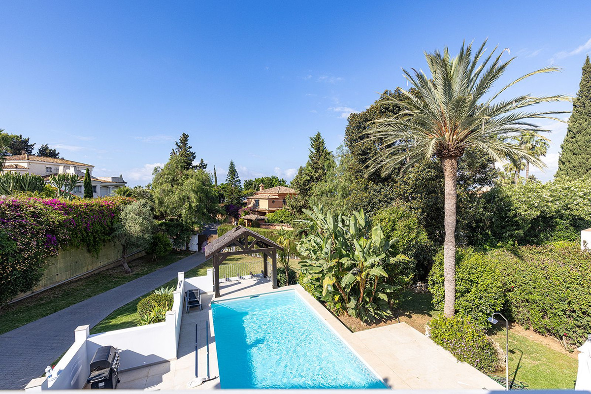 5 Bed Townhouse for sale in El Rosario Costa Del Sol, Málaga, Spain