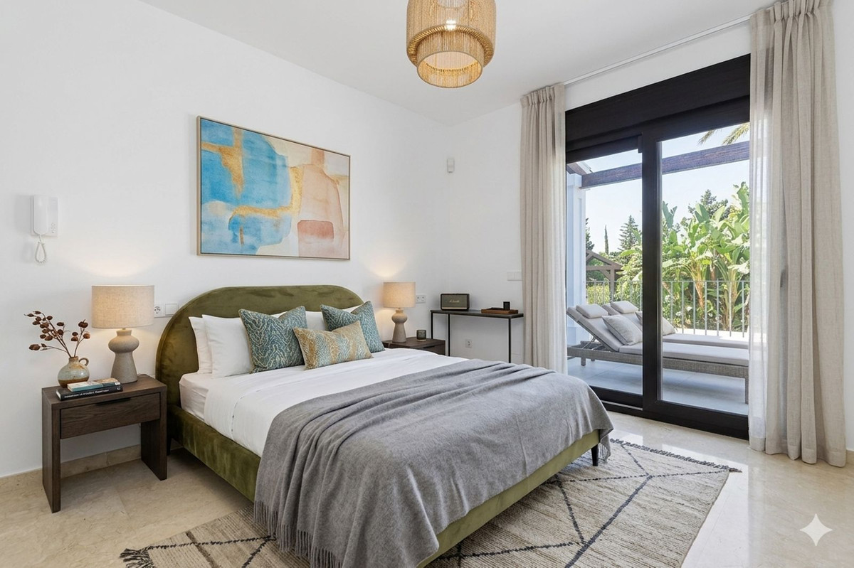 5 Bed Townhouse for sale in El Rosario Costa Del Sol, Málaga, Spain