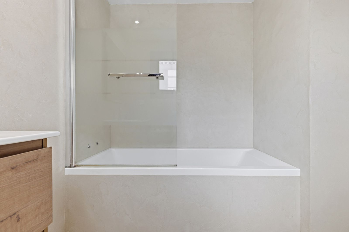 5 Bed Townhouse for sale in El Rosario Costa Del Sol, Málaga, Spain
