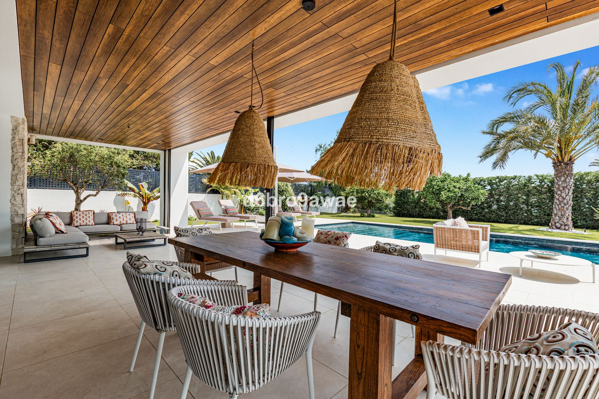 Se vende Villa - Chalet de 4 dormitorios en Costa Del Sol, Málaga, España