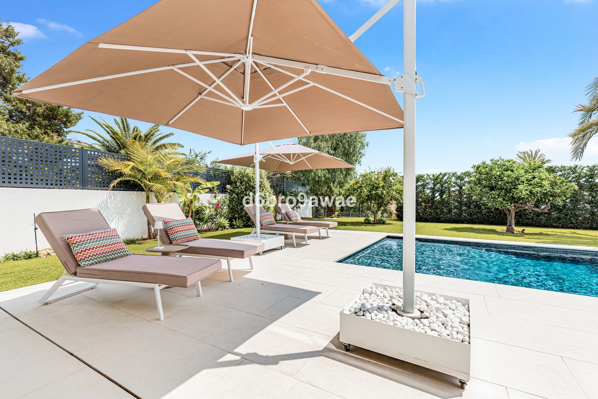 Se vende Villa - Chalet de 4 dormitorios en Costa Del Sol, Málaga, España