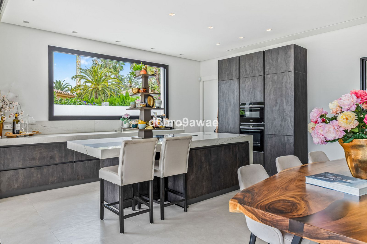 Se vende Villa - Chalet de 4 dormitorios en Costa Del Sol, Málaga, España
