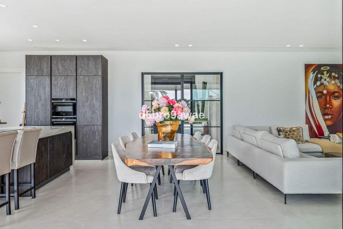Se vende Villa - Chalet de 4 dormitorios en Costa Del Sol, Málaga, España