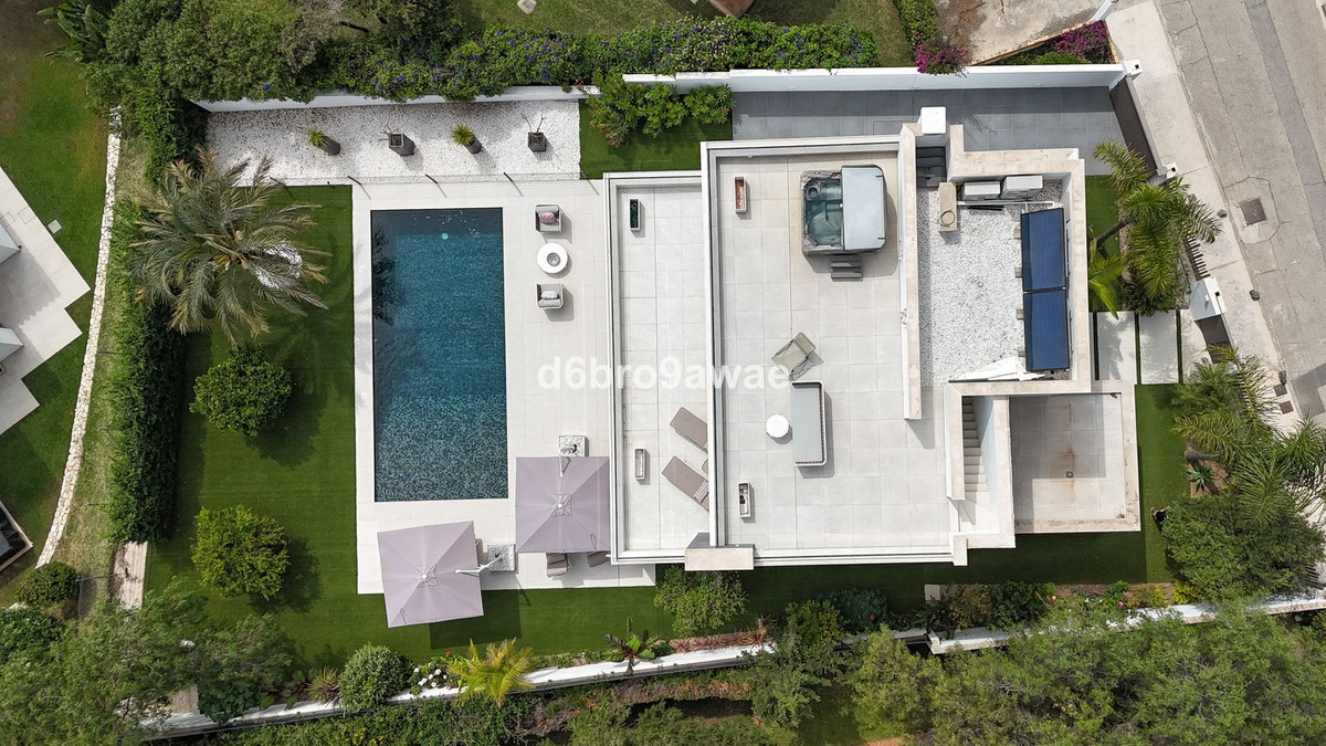 Se vende Villa - Chalet de 4 dormitorios en Costa Del Sol, Málaga, España