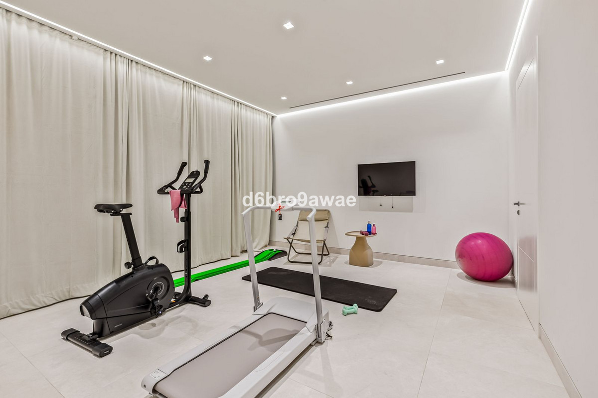 Se vende Villa - Chalet de 4 dormitorios en Costa Del Sol, Málaga, España
