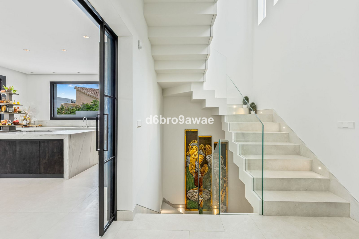 Se vende Villa - Chalet de 4 dormitorios en Costa Del Sol, Málaga, España