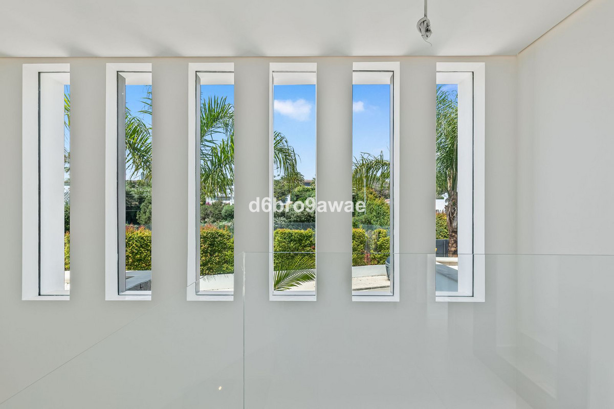 Se vende Villa - Chalet de 4 dormitorios en Costa Del Sol, Málaga, España