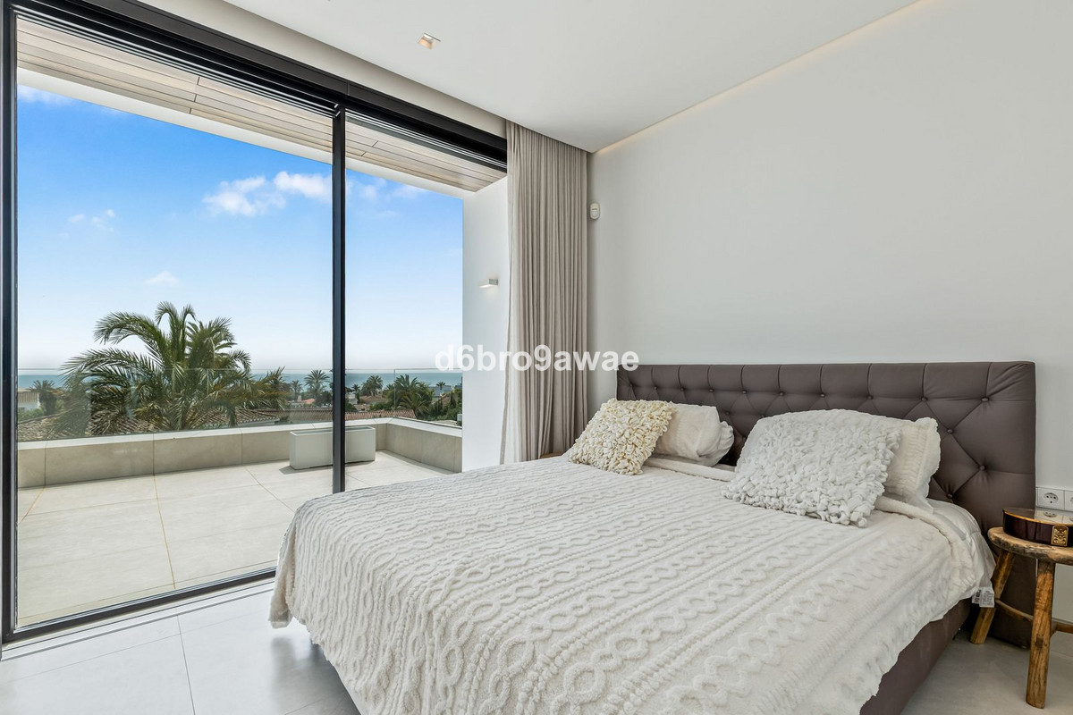 Se vende Villa - Chalet de 4 dormitorios en Costa Del Sol, Málaga, España