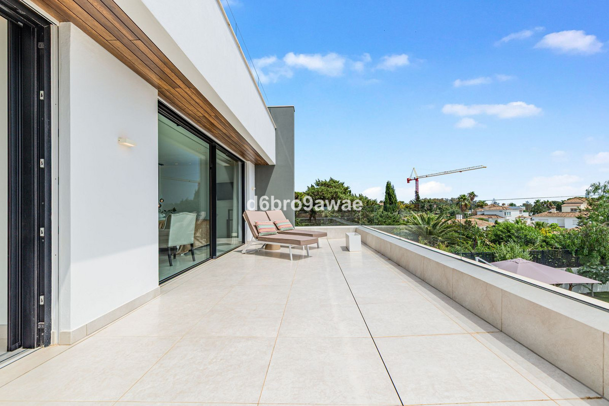 Se vende Villa - Chalet de 4 dormitorios en Costa Del Sol, Málaga, España