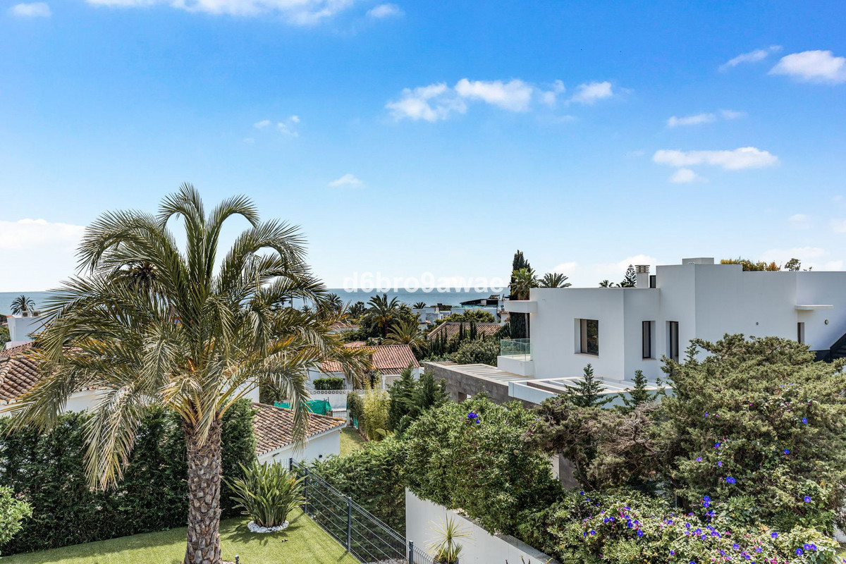 Se vende Villa - Chalet de 4 dormitorios en Costa Del Sol, Málaga, España
