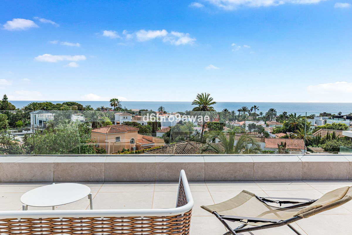 Se vende Villa - Chalet de 4 dormitorios en Costa Del Sol, Málaga, España