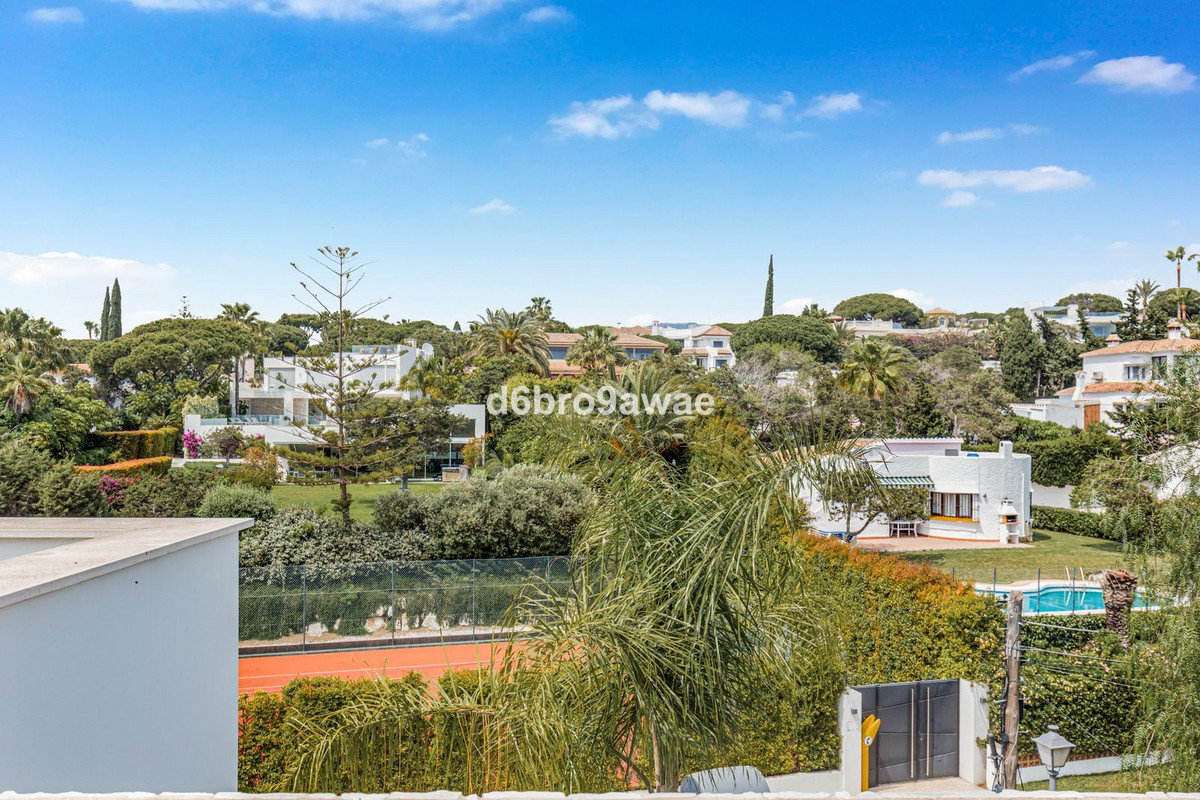 Se vende Villa - Chalet de 4 dormitorios en Costa Del Sol, Málaga, España