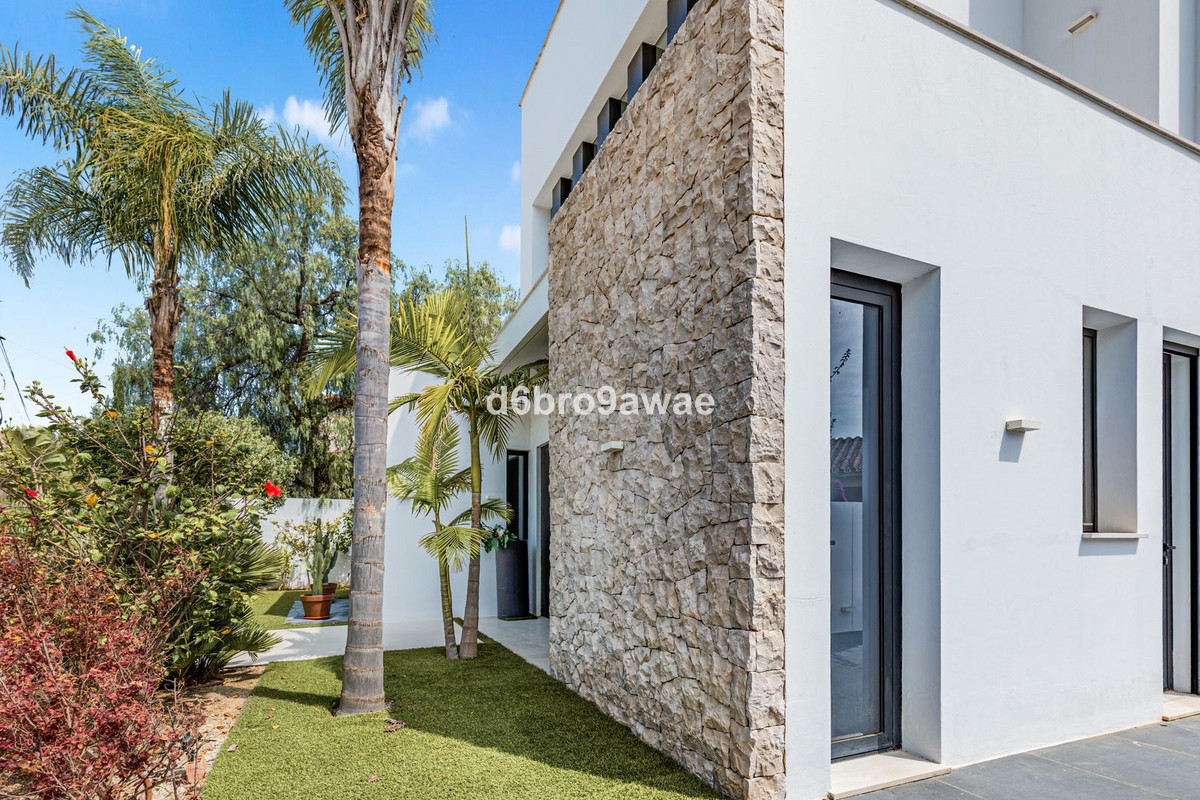 Se vende Villa - Chalet de 4 dormitorios en Costa Del Sol, Málaga, España