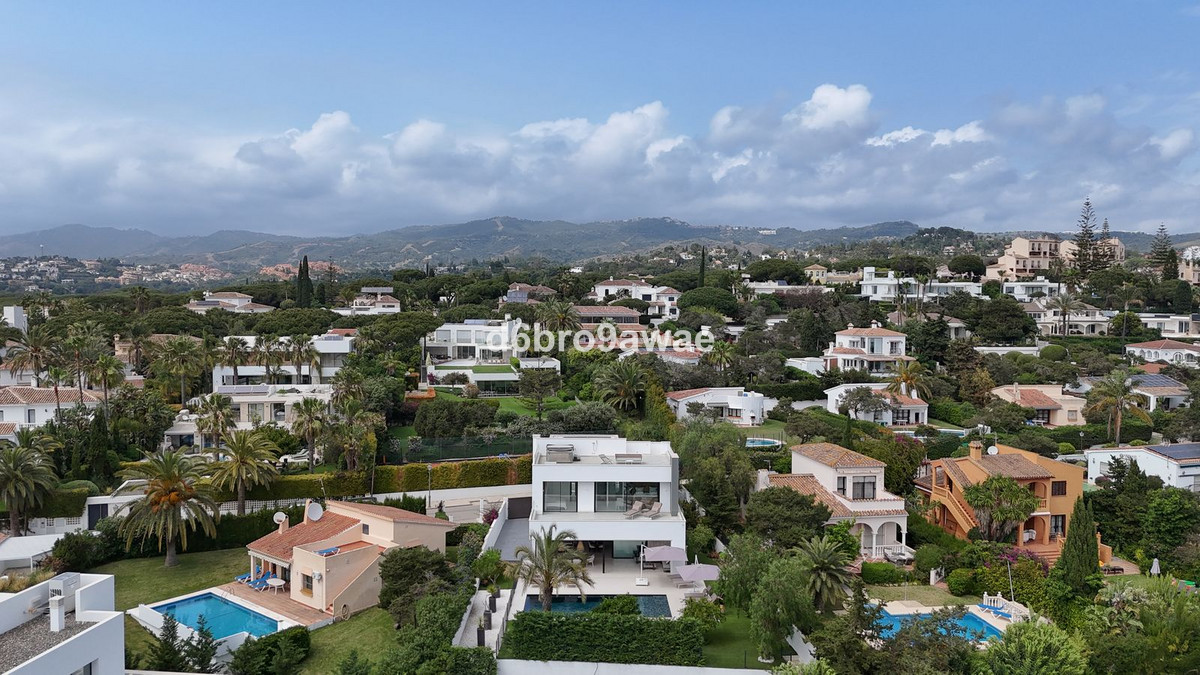 Se vende Villa - Chalet de 4 dormitorios en Costa Del Sol, Málaga, España