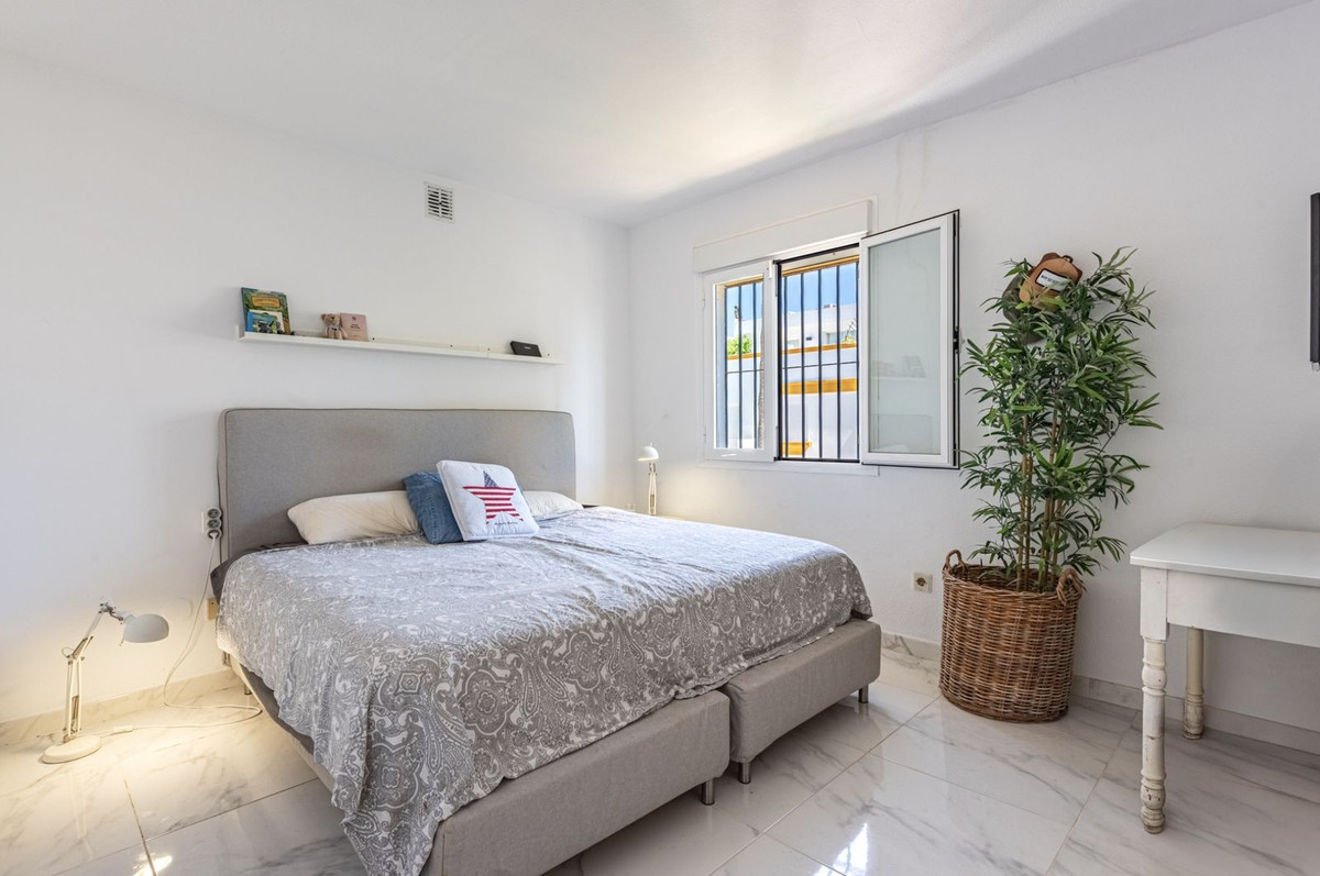 5 Bed Townhouse for sale in The Golden Mile Costa Del Sol, Málaga, Spain