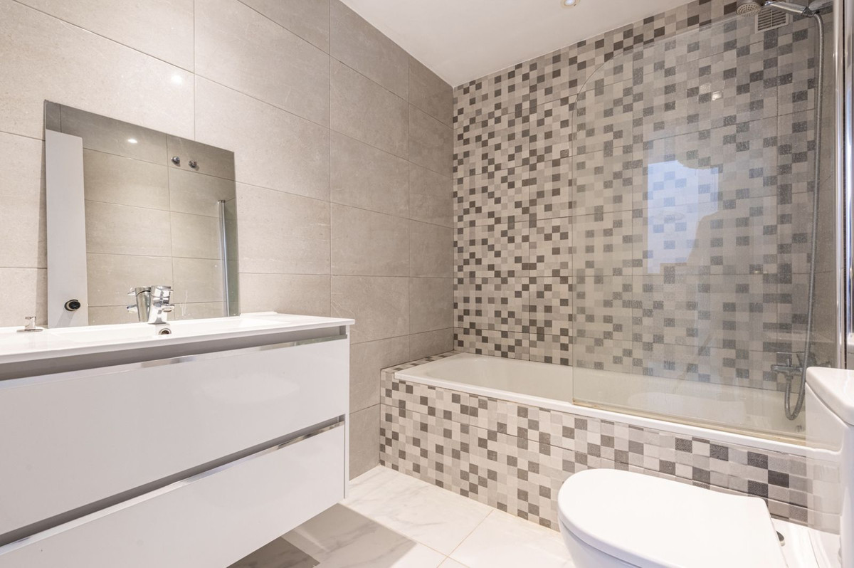 5 Bed Townhouse for sale in The Golden Mile Costa Del Sol, Málaga, Spain