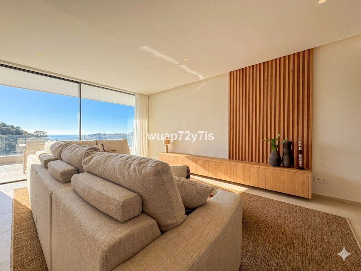 3 Bed Apartment for sale in La Quinta Costa Del Sol, Málaga, Spain