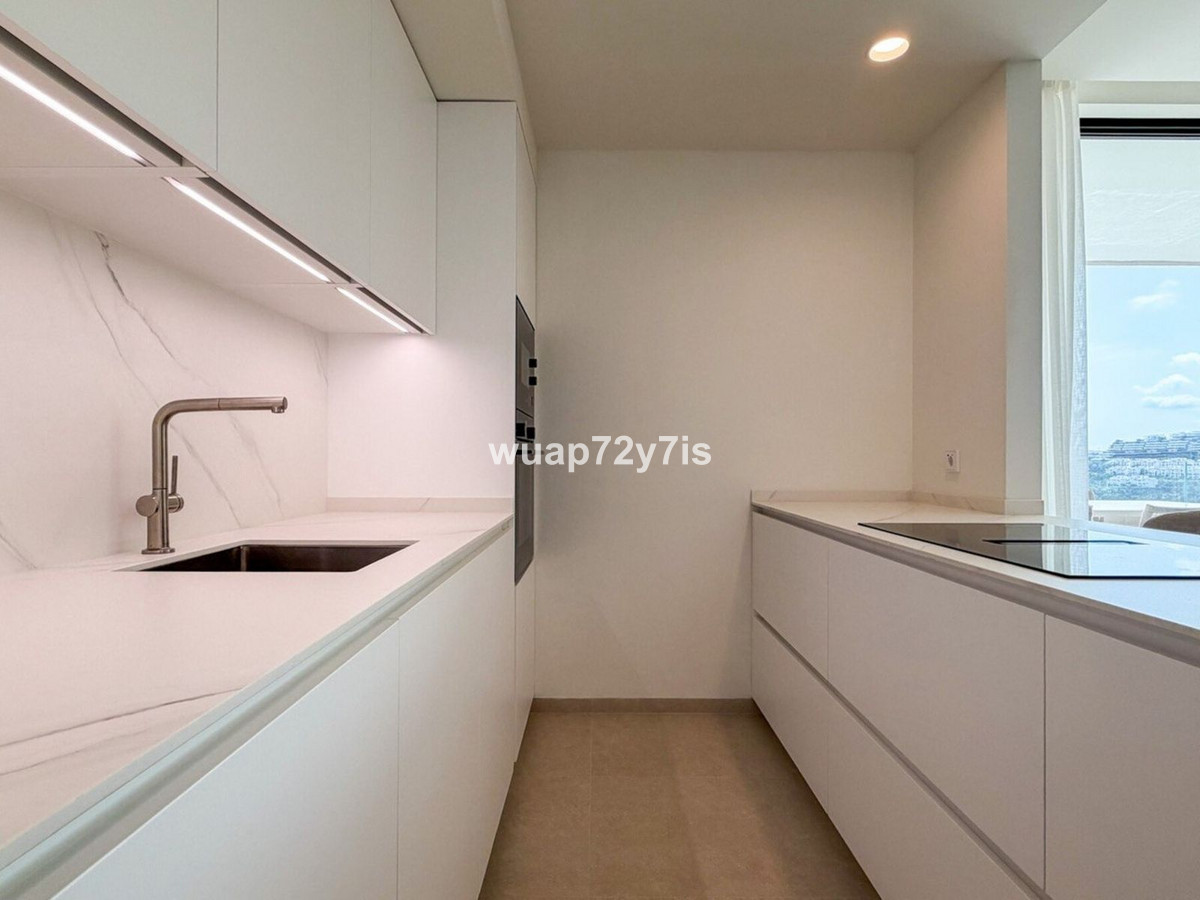 3 Bed Apartment for sale in La Quinta Costa Del Sol, Málaga, Spain