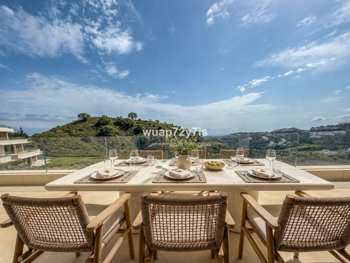 3 Bed Apartment for sale in La Quinta Costa Del Sol, Málaga, Spain