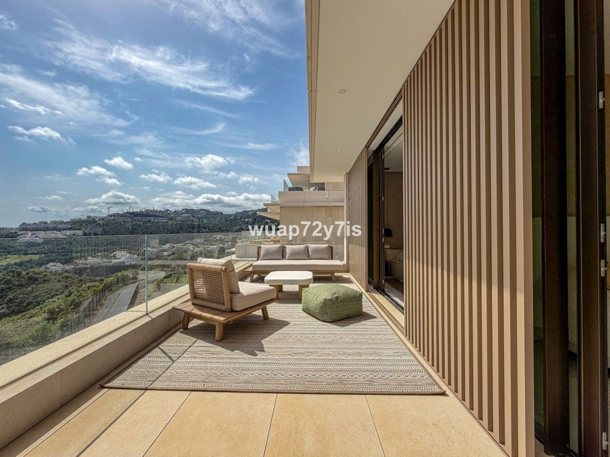 3 Bed Apartment for sale in La Quinta Costa Del Sol, Málaga, Spain