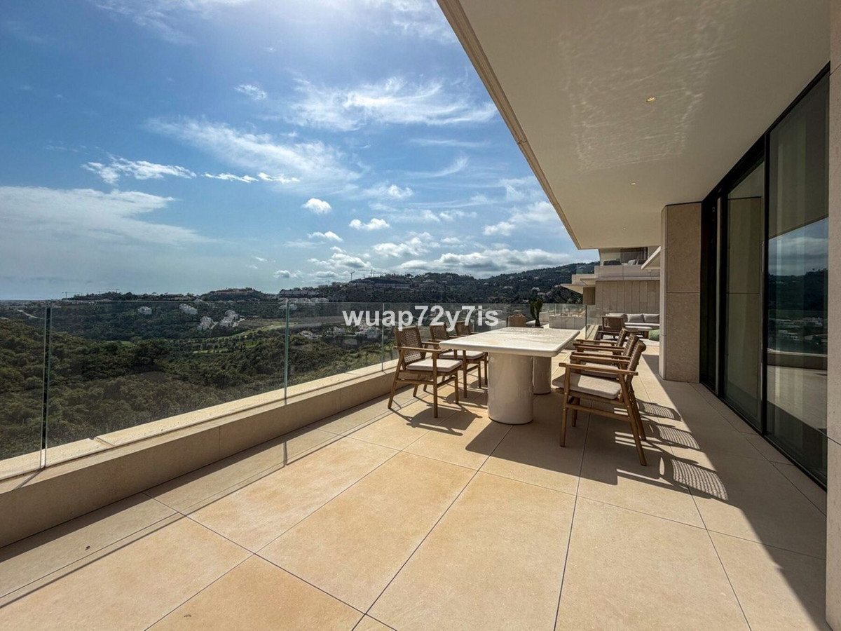3 Bed Apartment for sale in La Quinta Costa Del Sol, Málaga, Spain