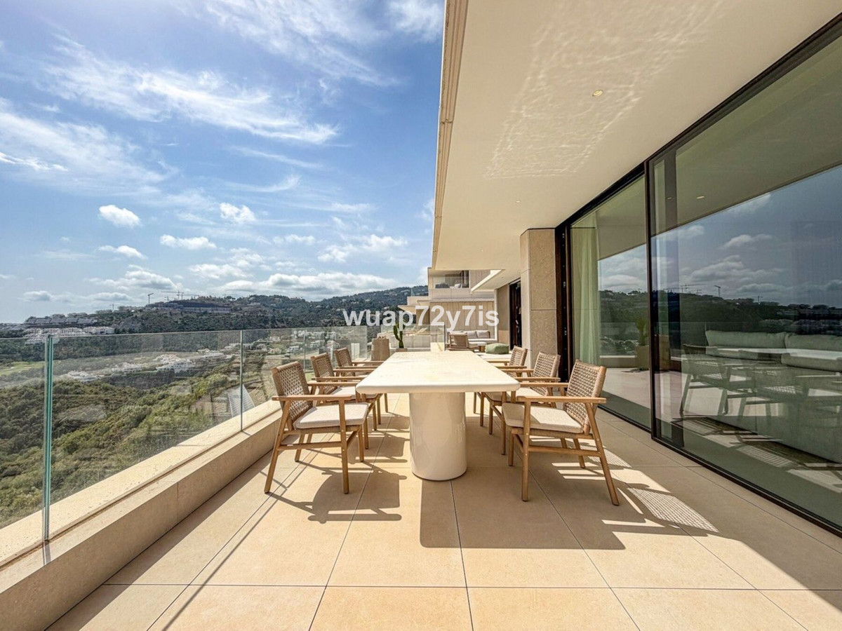 3 Bed Apartment for sale in La Quinta Costa Del Sol, Málaga, Spain