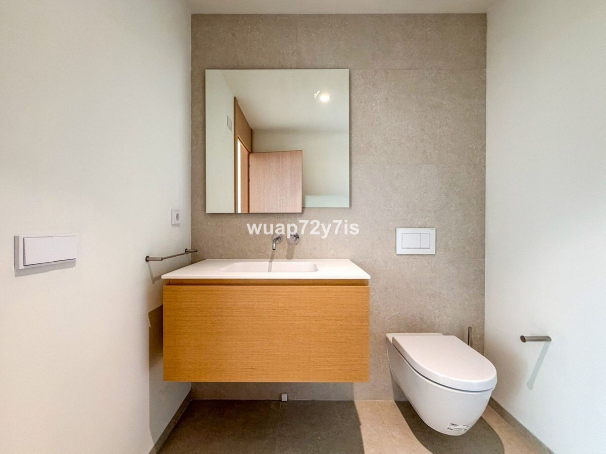 3 Bed Apartment for sale in La Quinta Costa Del Sol, Málaga, Spain