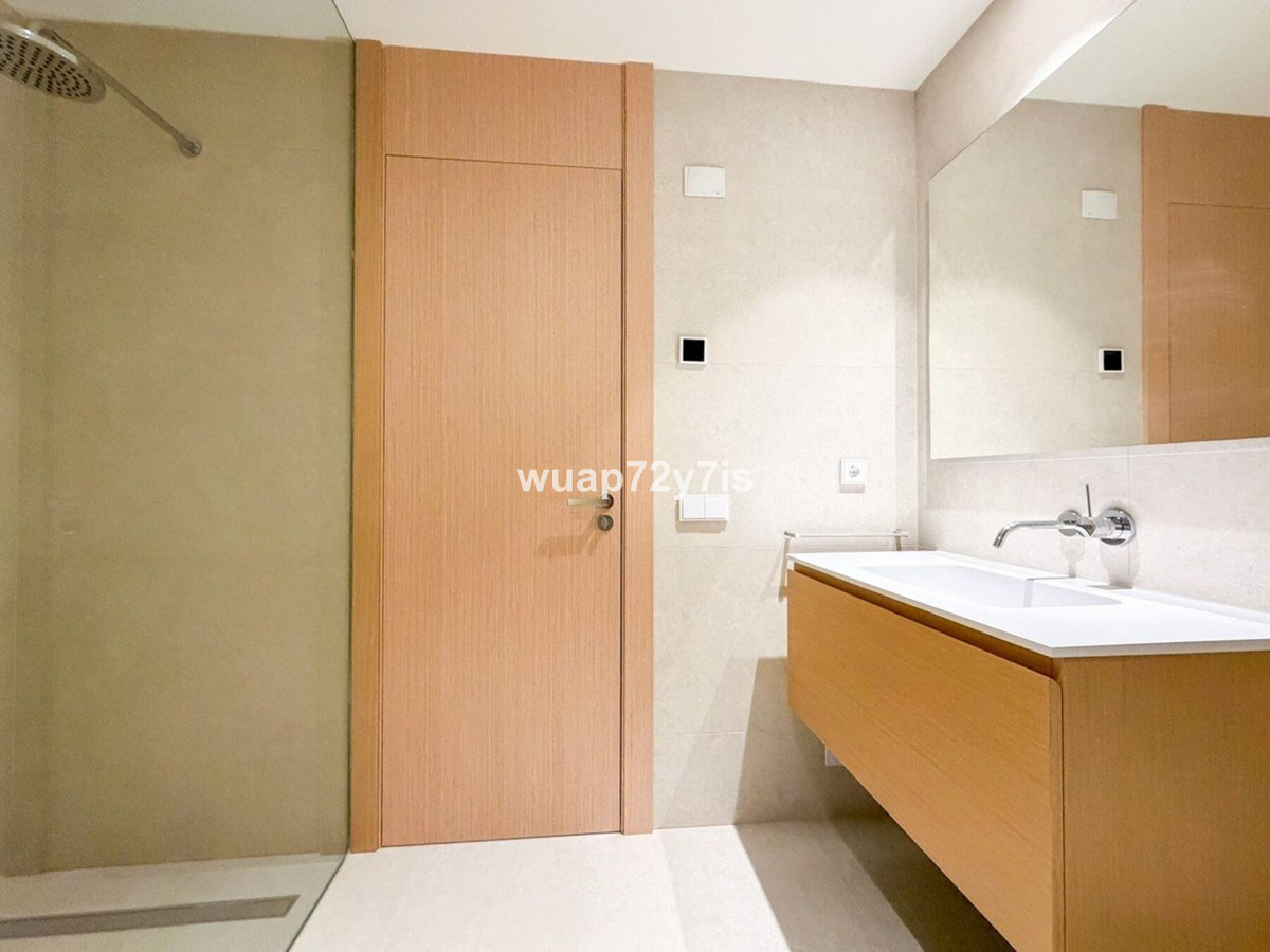 3 Bed Apartment for sale in La Quinta Costa Del Sol, Málaga, Spain