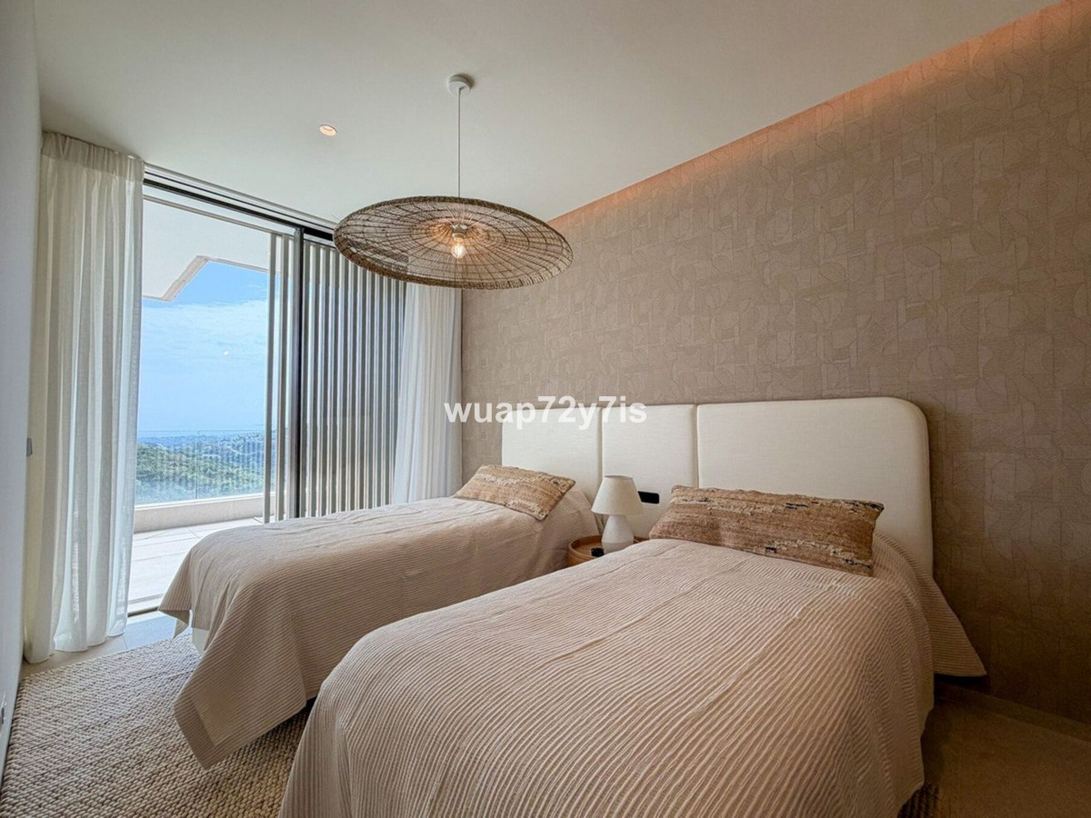 3 Bed Apartment for sale in La Quinta Costa Del Sol, Málaga, Spain