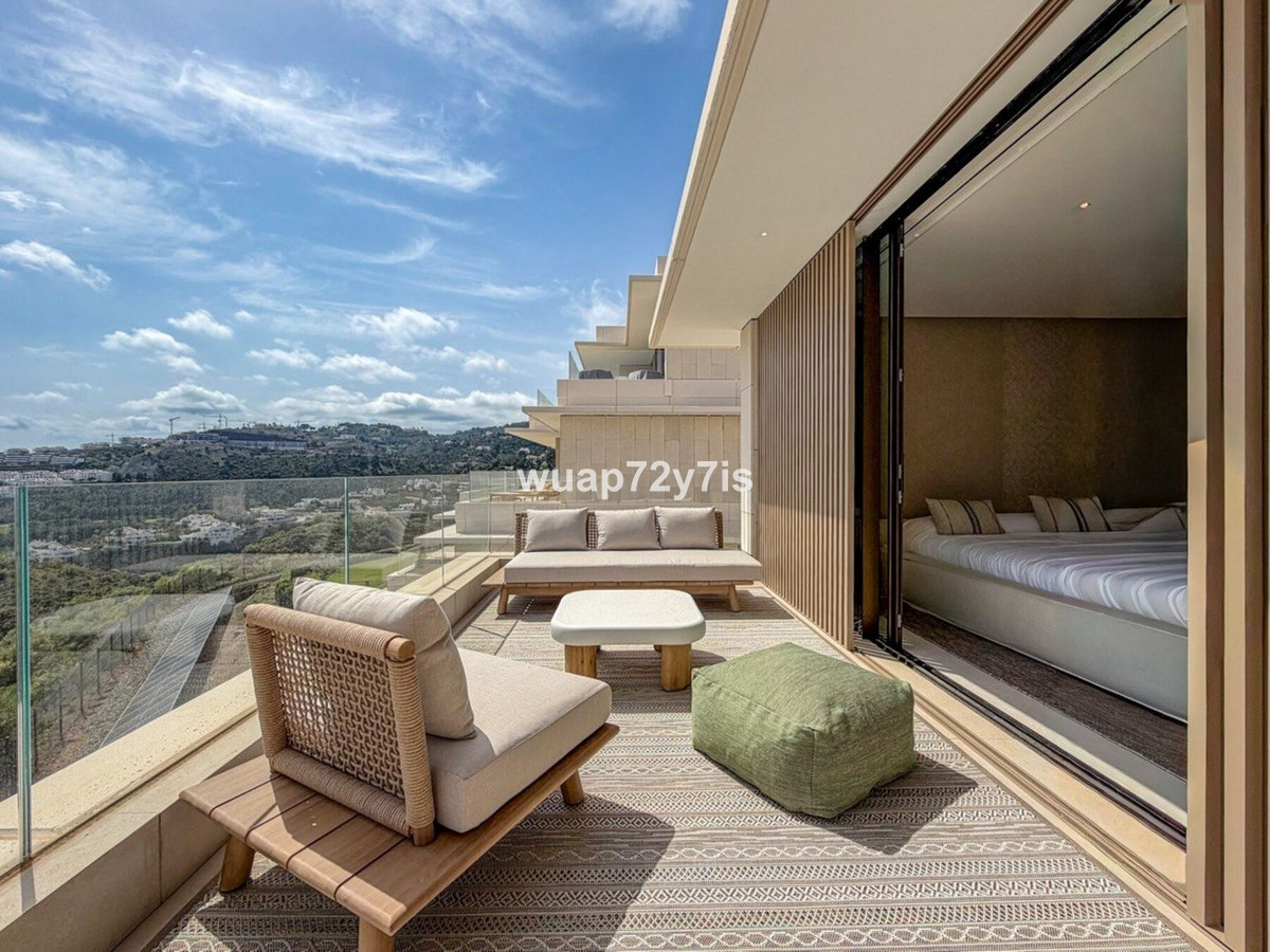3 Bed Apartment for sale in La Quinta Costa Del Sol, Málaga, Spain
