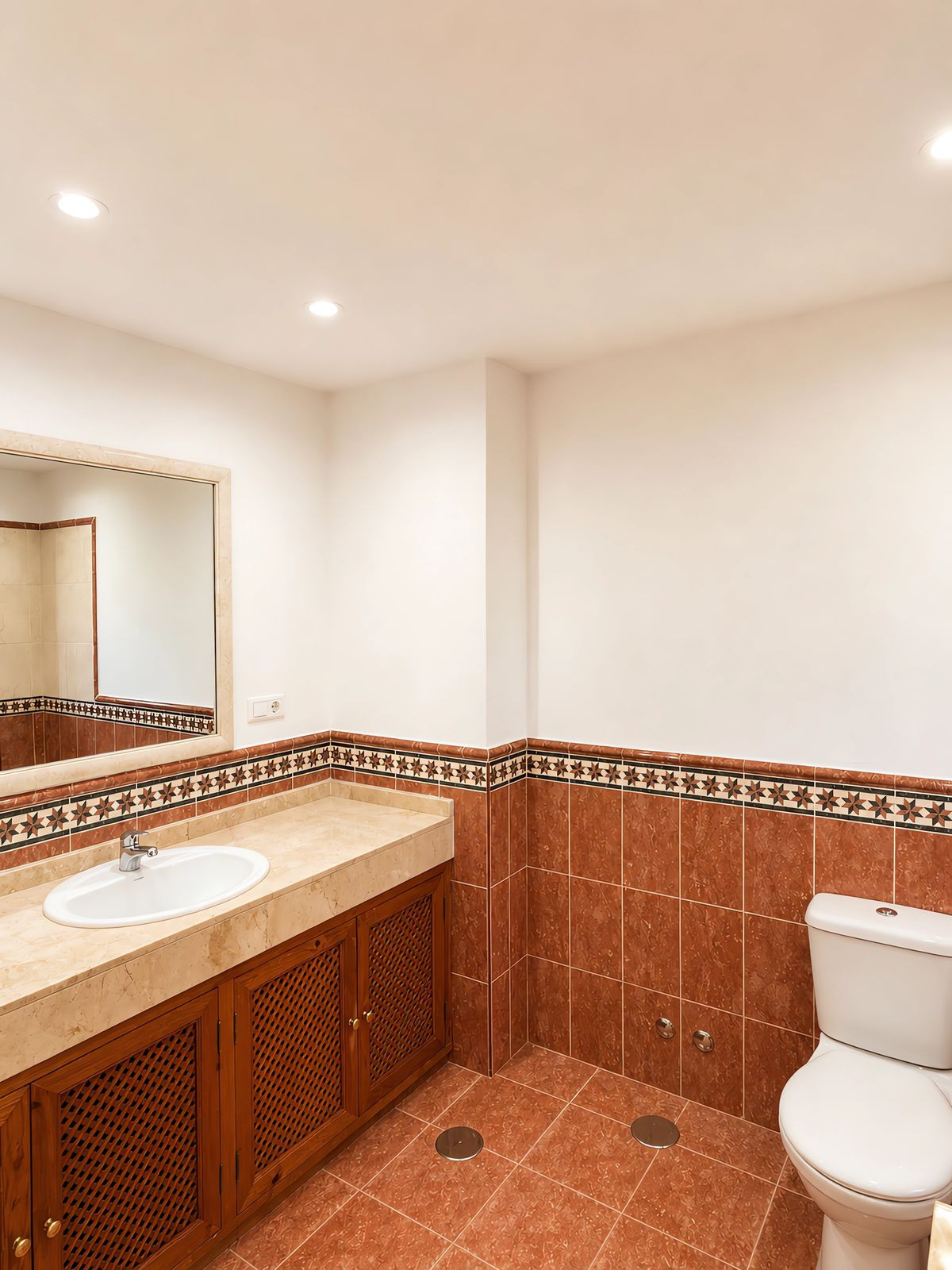 2 Bed Apartment for sale in Estepona Costa Del Sol, Málaga, Spain
