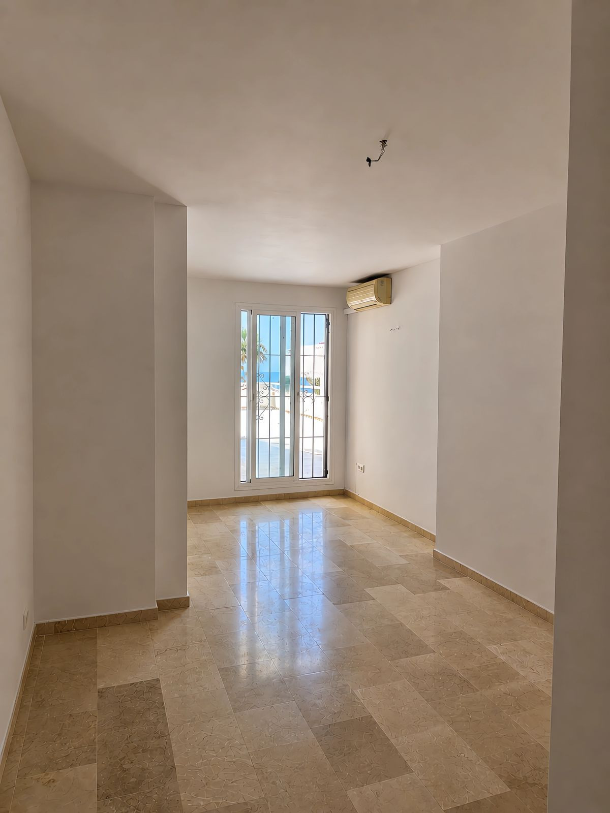 2 Bed Apartment for sale in Estepona Costa Del Sol, Málaga, Spain