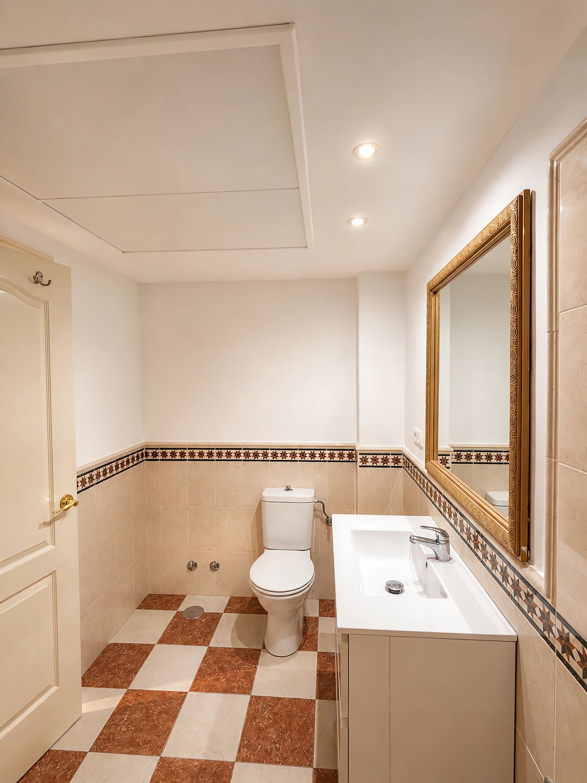 2 Bed Apartment for sale in Estepona Costa Del Sol, Málaga, Spain