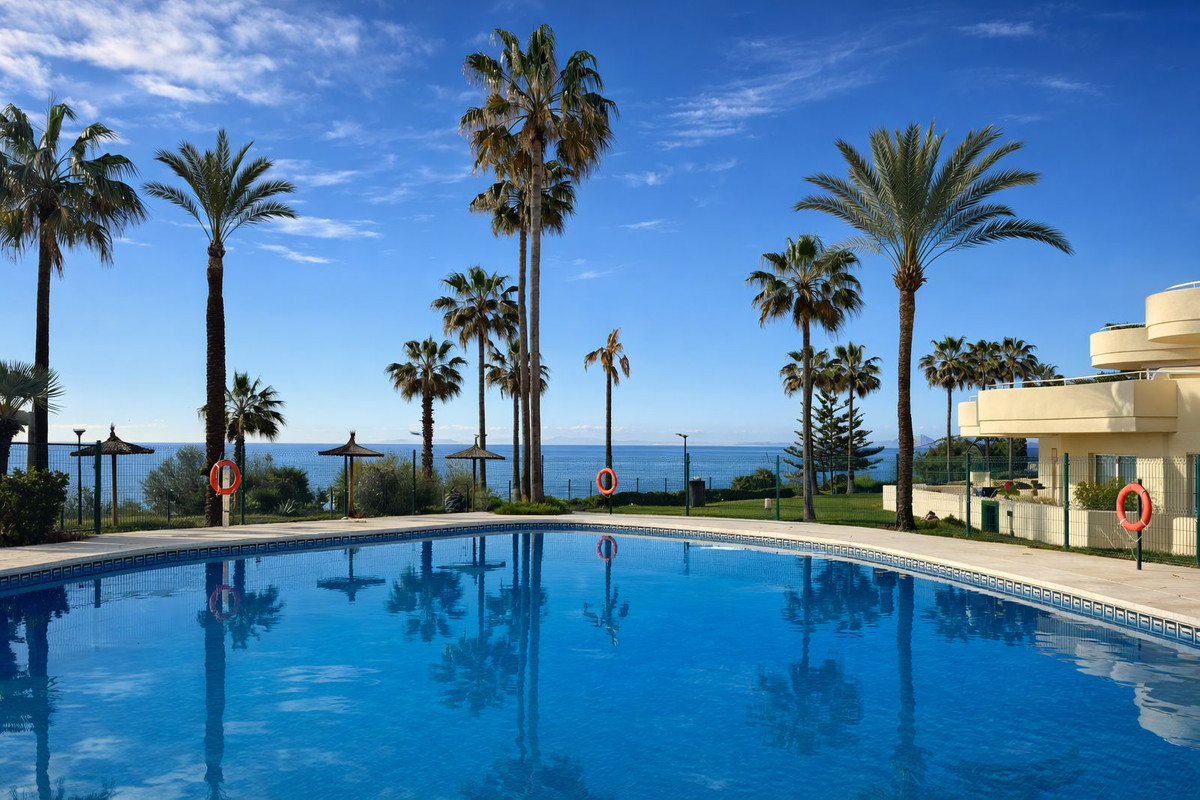 2 Bed Apartment for sale in Estepona Costa Del Sol, Málaga, Spain