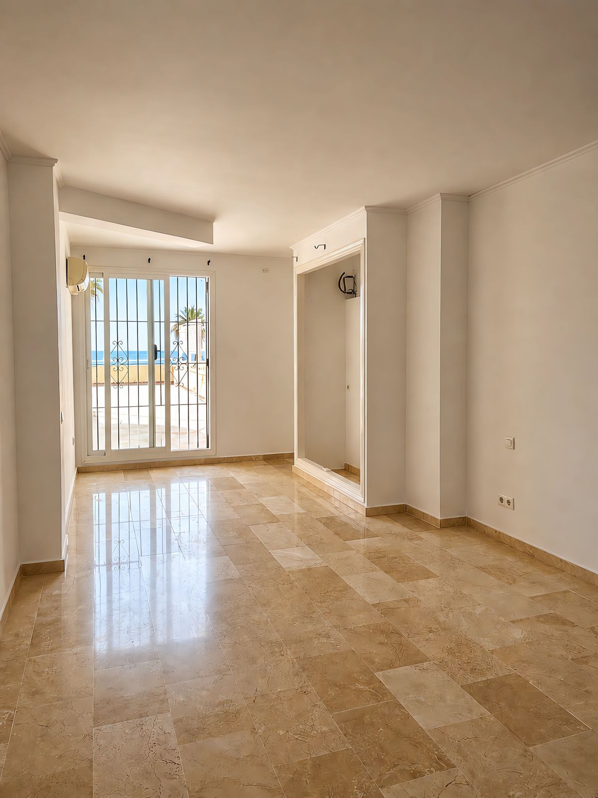 2 Bed Apartment for sale in Estepona Costa Del Sol, Málaga, Spain