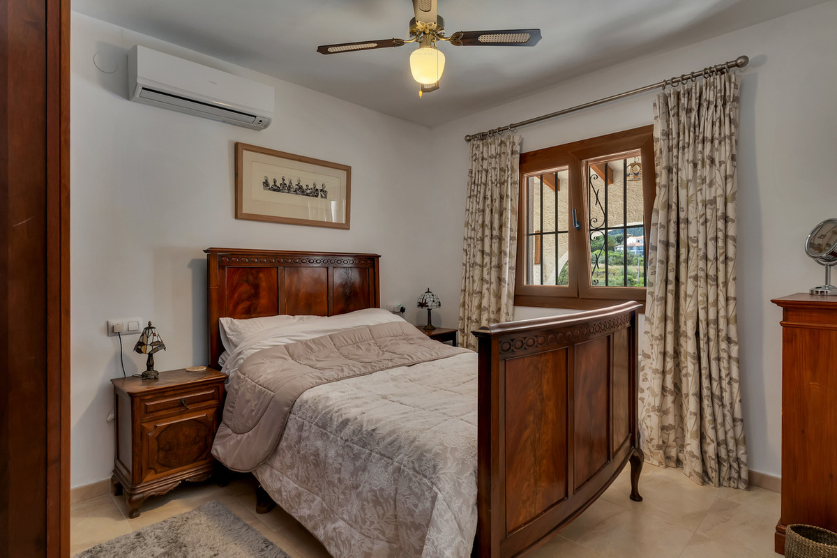 Se vende Villa - Chalet de 4 dormitorios en Costa Blanca, Alicante, España