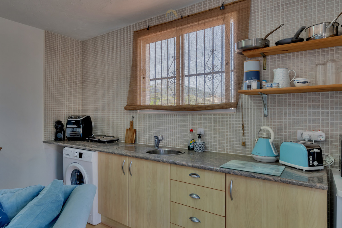 Se vende Villa - Chalet de 4 dormitorios en Costa Blanca, Alicante, España
